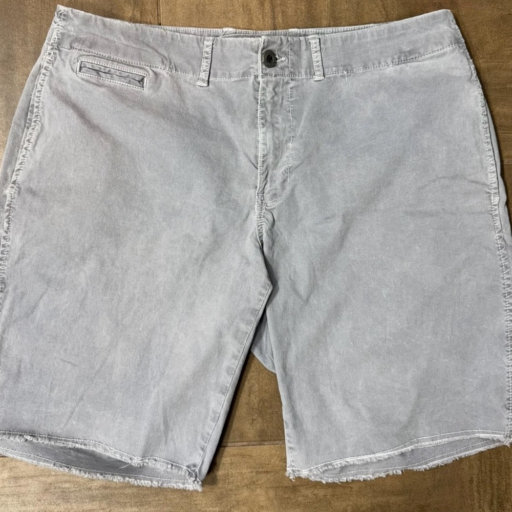 Paperbacks Gray Raw Cut Hem Shorts Men’s 36 Cotton Stretch Raw Hem Casual